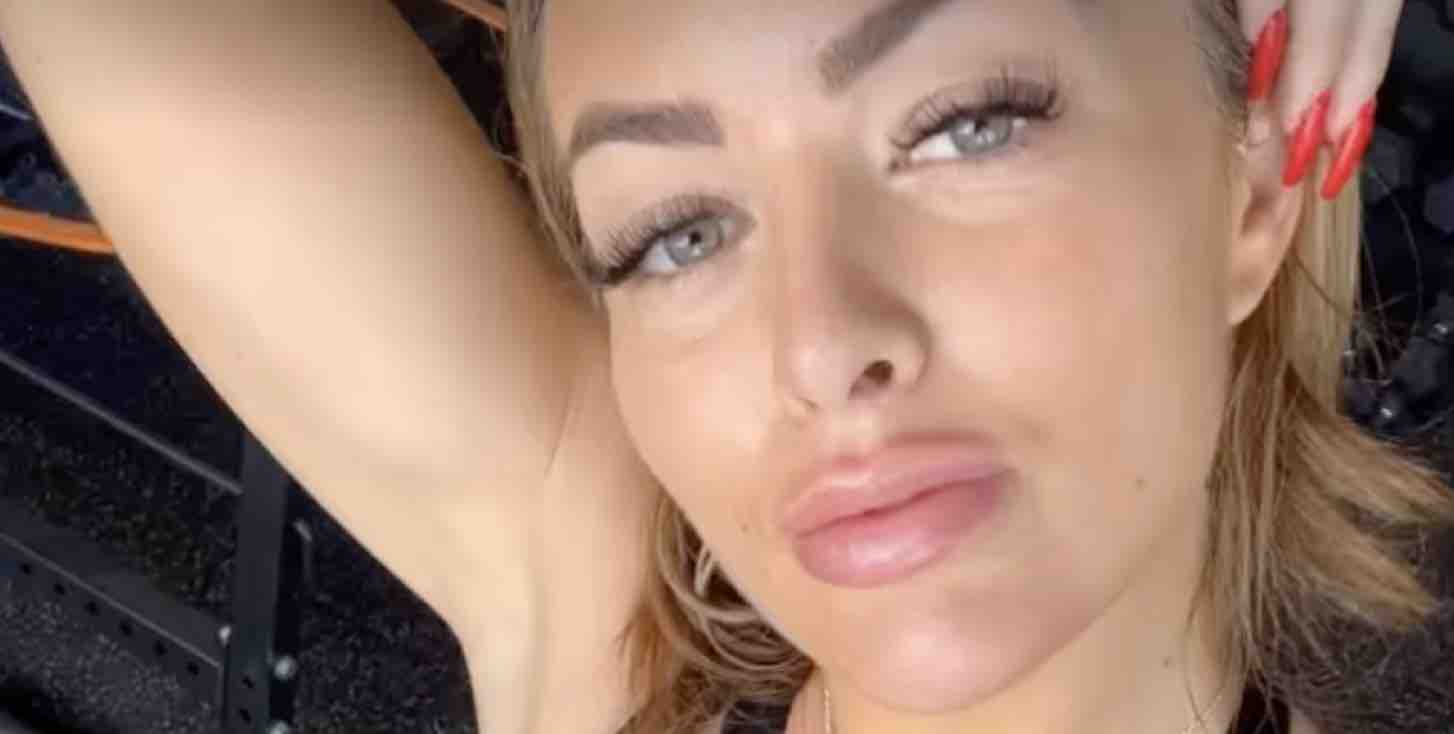 Wwe Diva Mandy Rose Porn - Mandy Rose Is Dripping Wet In Workout Photo